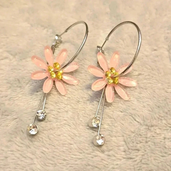 Jewelry - #443 Earring silver tone and  flower